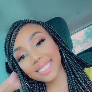 Meet your Posher, Nakia